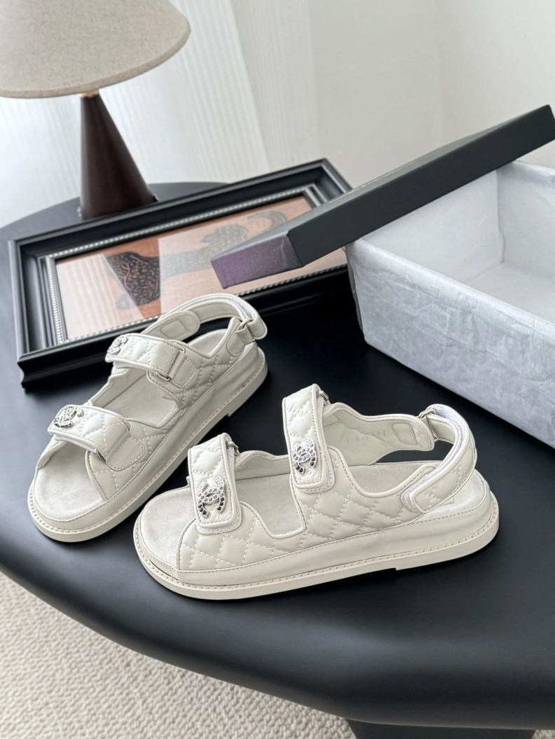 Lightweight Chxnxl Sandals 117321