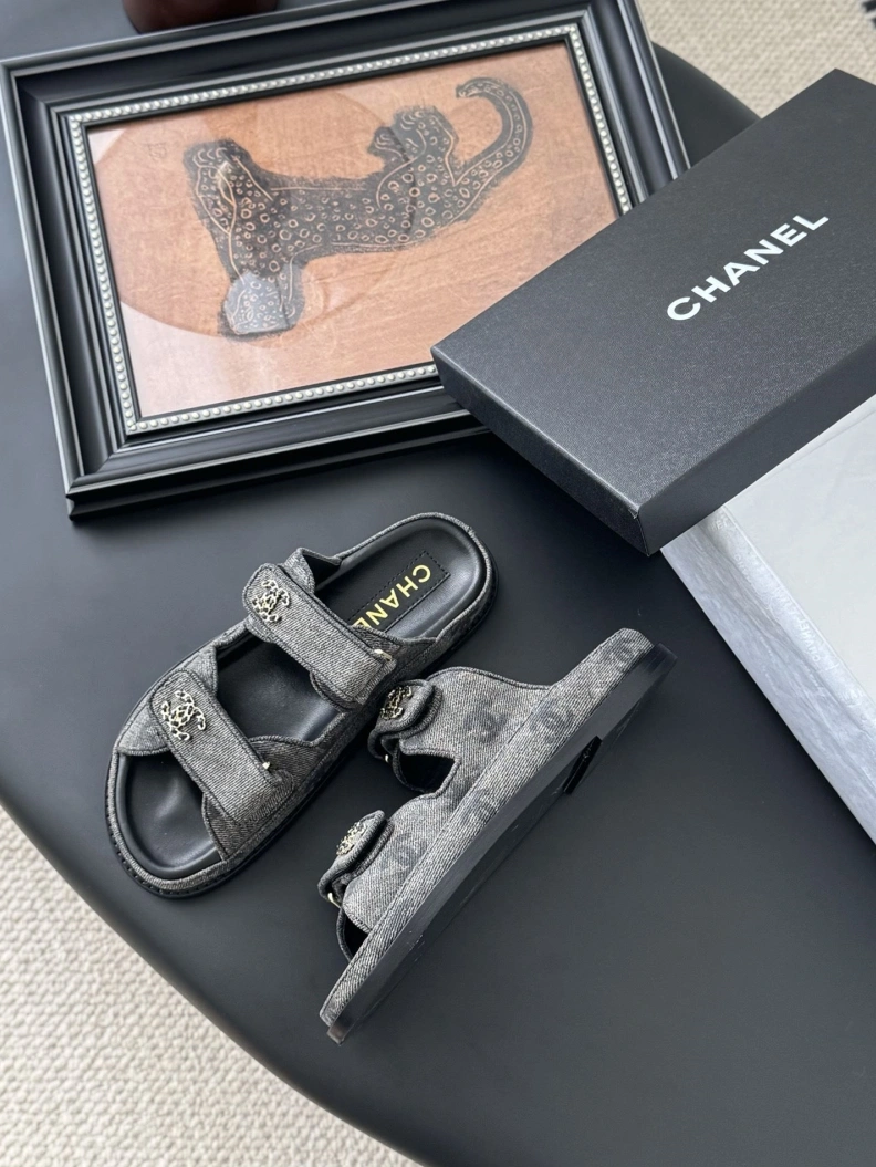 Classic Chxnxl Sandals 117312