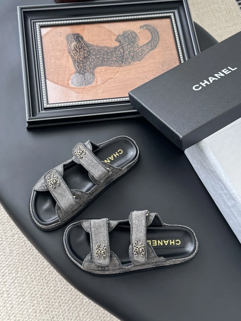 Classic Chxnxl Sandals 117312