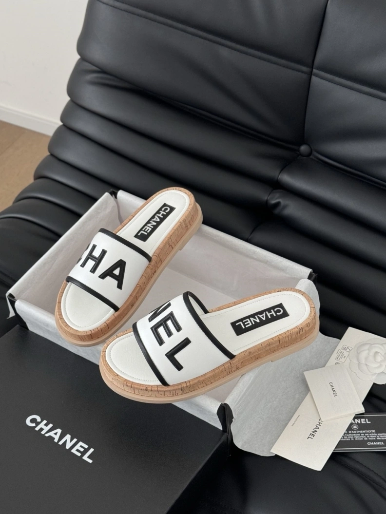 Sophisticated Chxnxl Slippers 117030