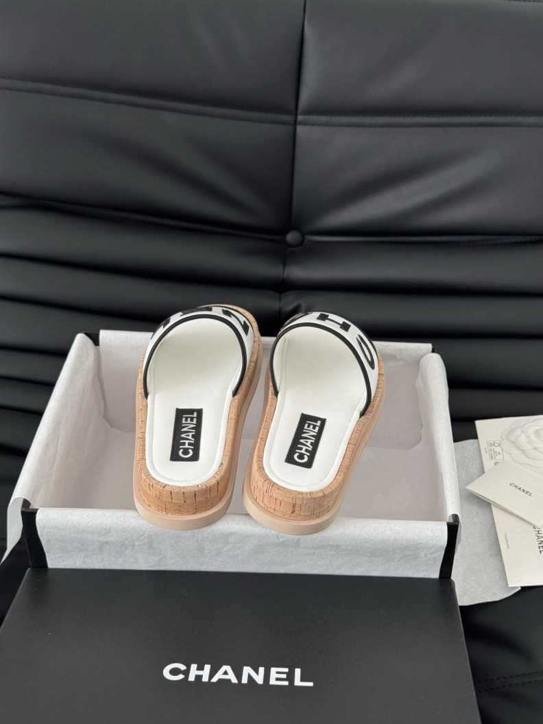 Sophisticated Chxnxl Slippers 117030