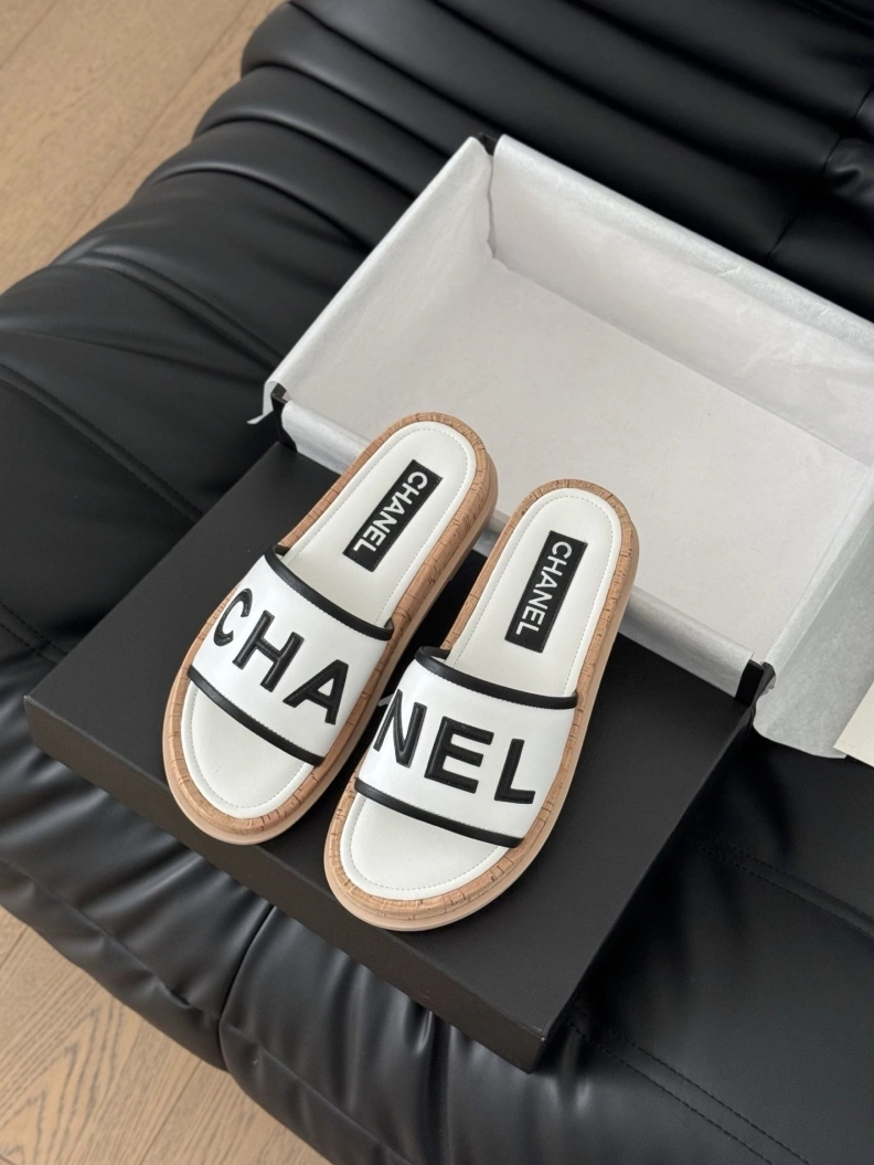 Sophisticated Chxnxl Slippers 117030