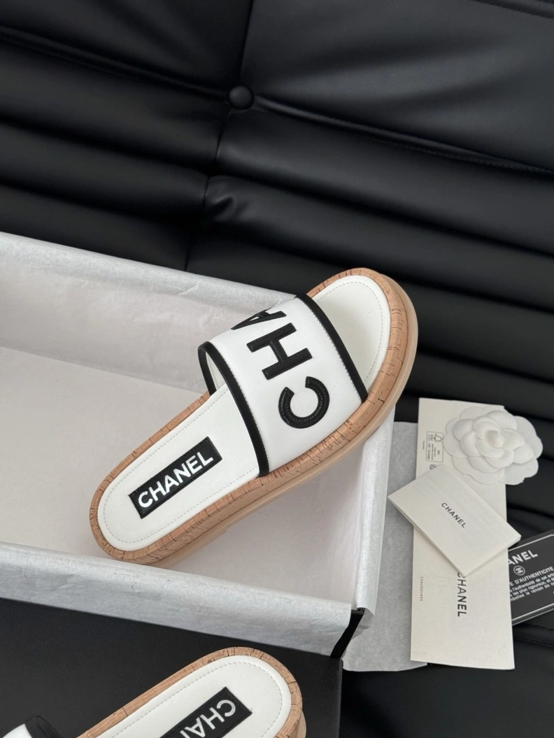 Sophisticated Chxnxl Slippers 117030