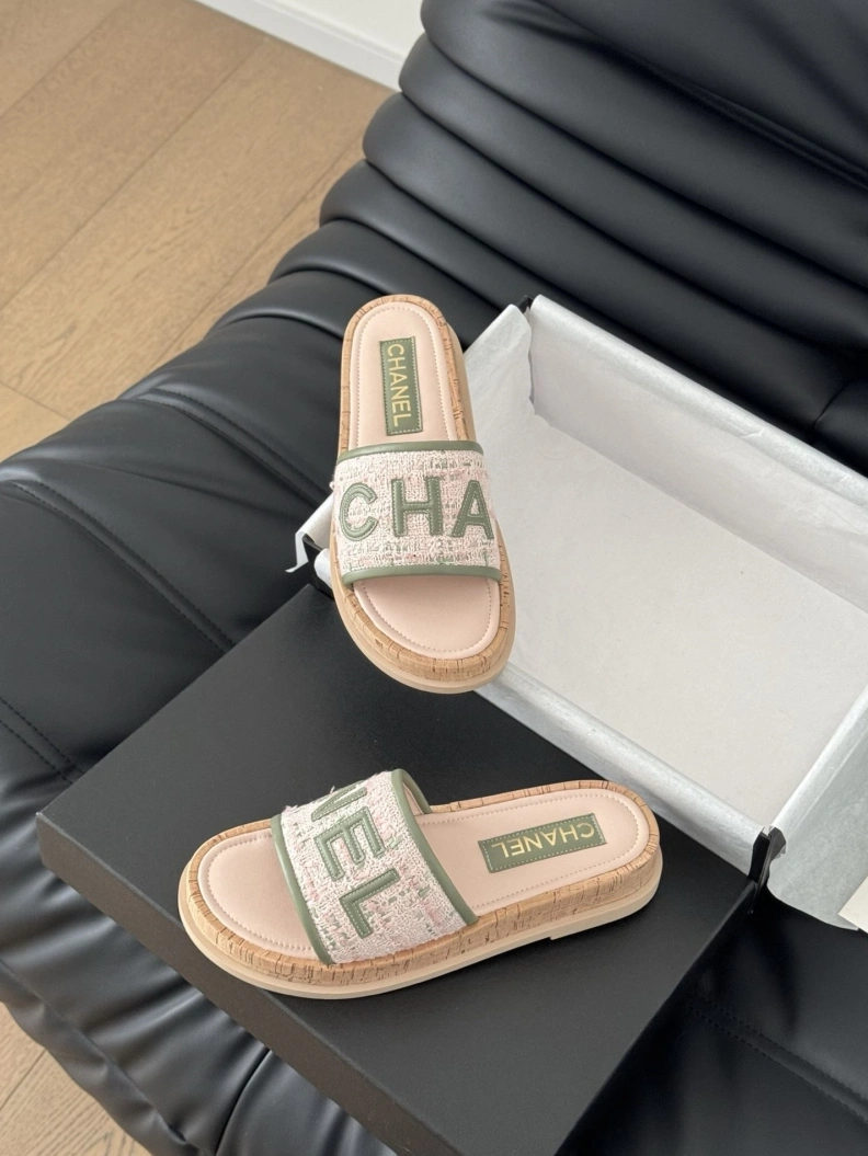 Modern Chxnxl Slippers 117029