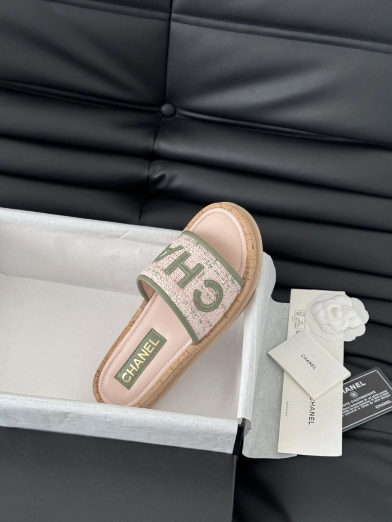 Modern Chxnxl Slippers 117029