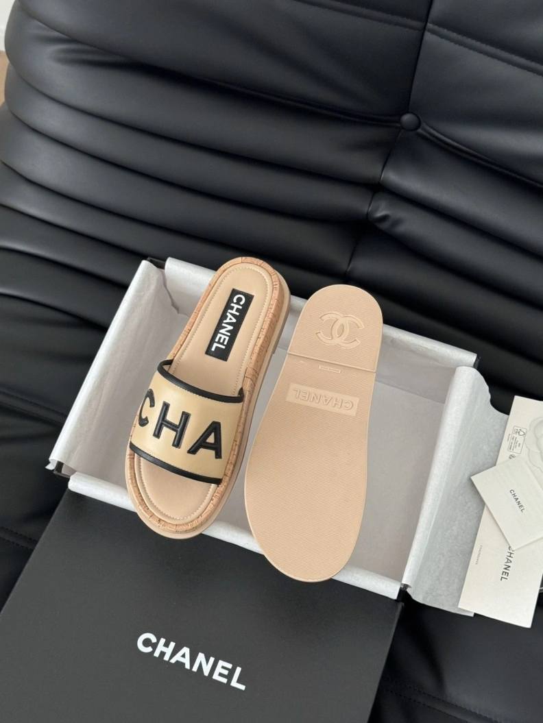 Efficient Chxnxl Slippers 117010