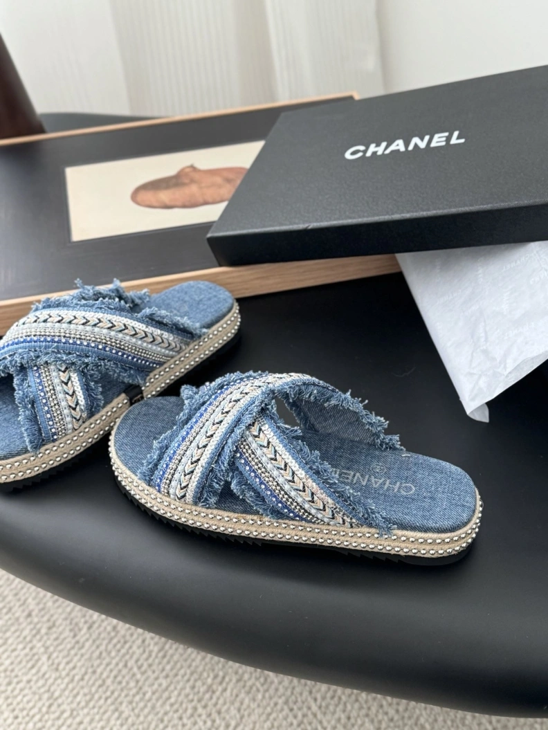Efficient Chxnxl Slippers 116998