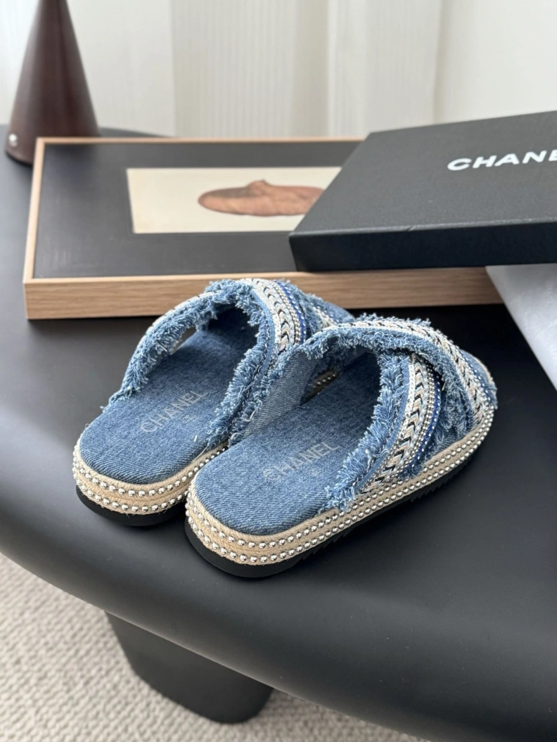 Efficient Chxnxl Slippers 116998