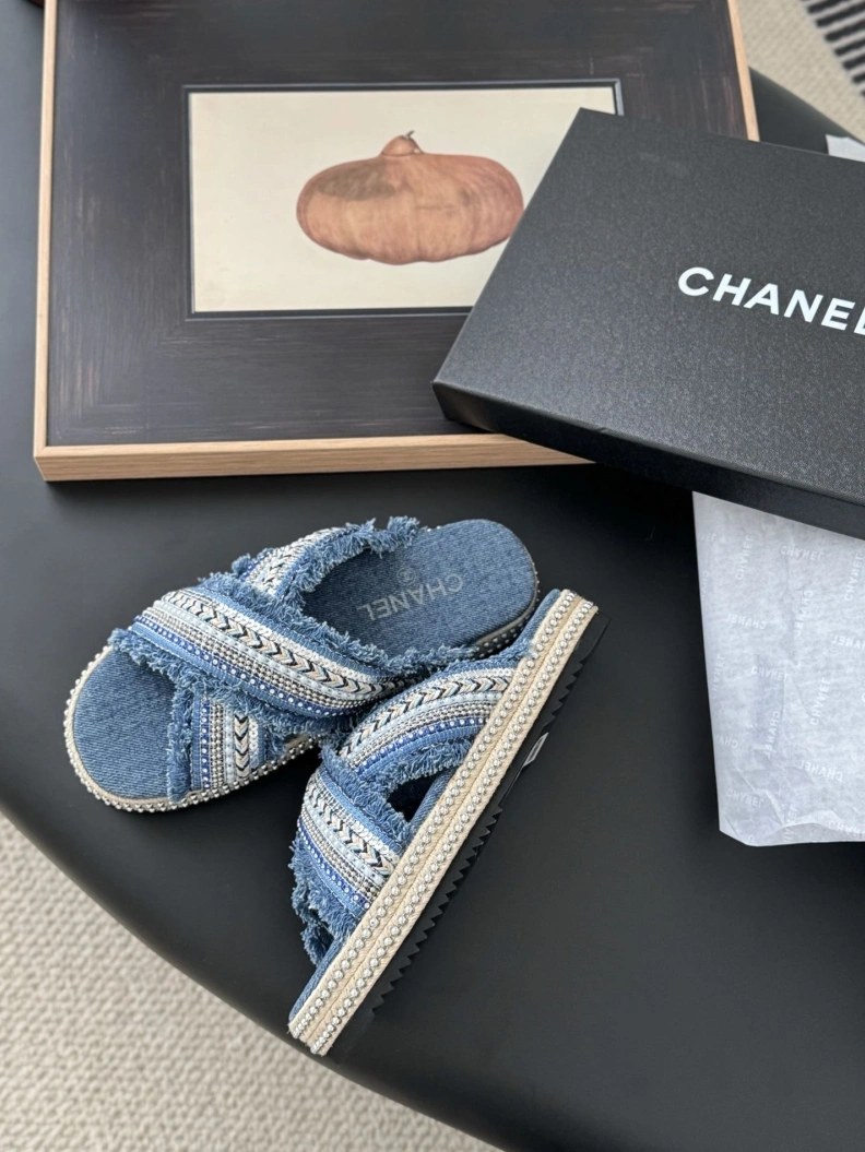Efficient Chxnxl Slippers 116998