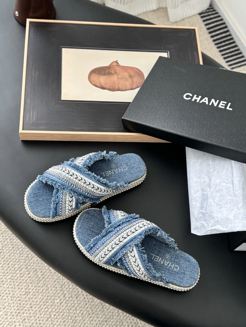 Efficient Chxnxl Slippers 116998