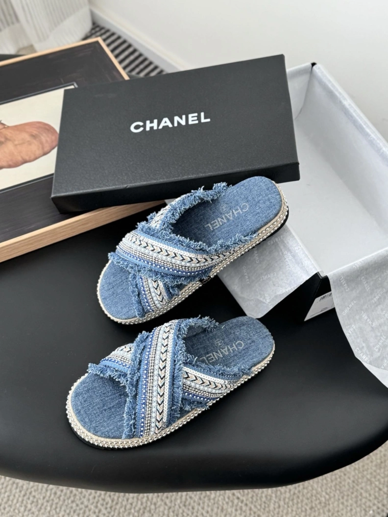Efficient Chxnxl Slippers 116998