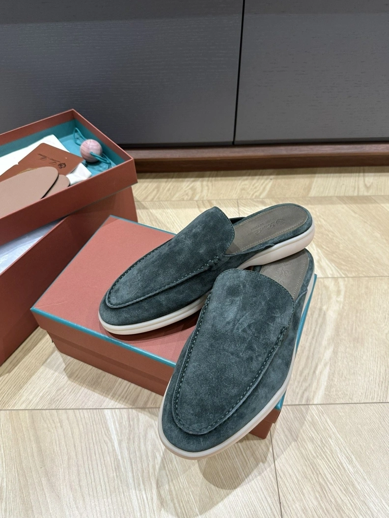 WellDesigned Othxr Slippers 208239