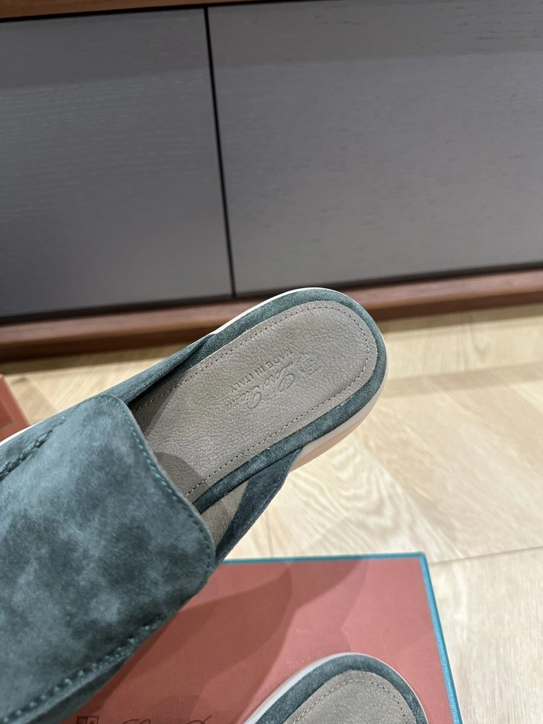 WellDesigned Othxr Slippers 208239