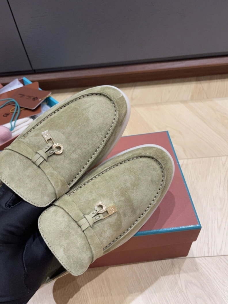 HighQuality Othxr Slippers 208230