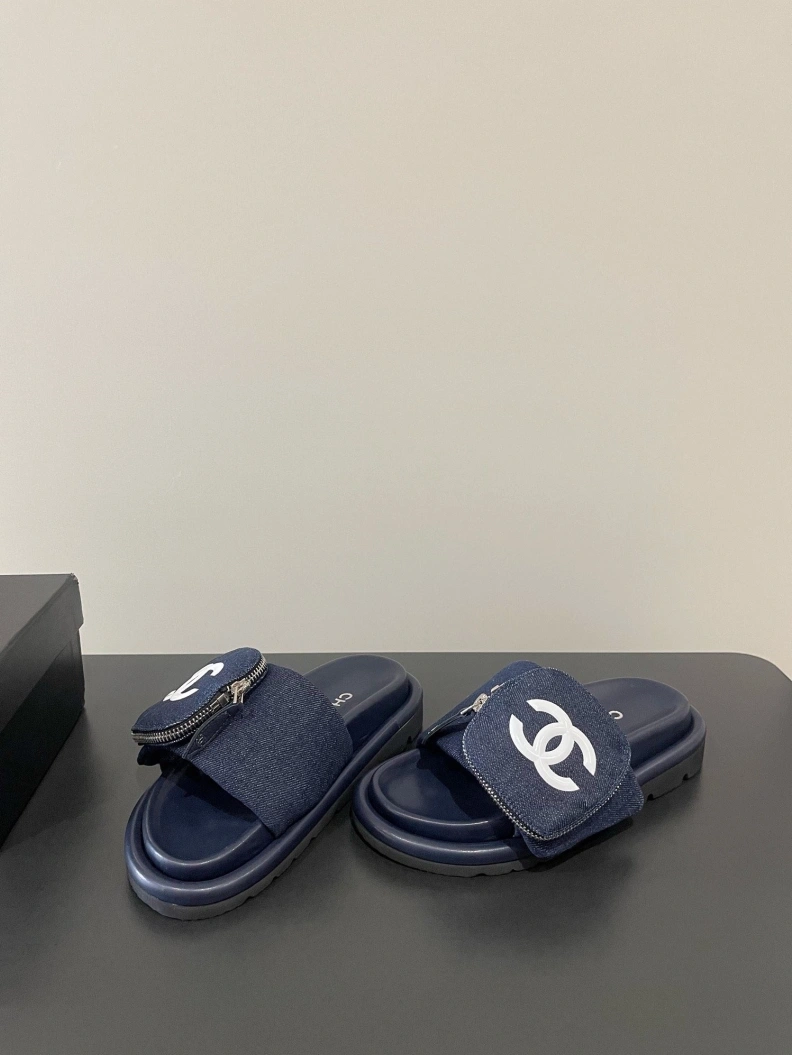 Sophisticated Chxnxl Slippers 117018