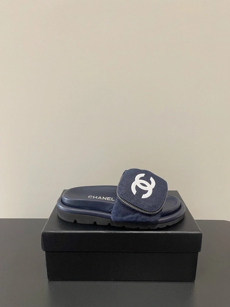 Sophisticated Chxnxl Slippers 117018