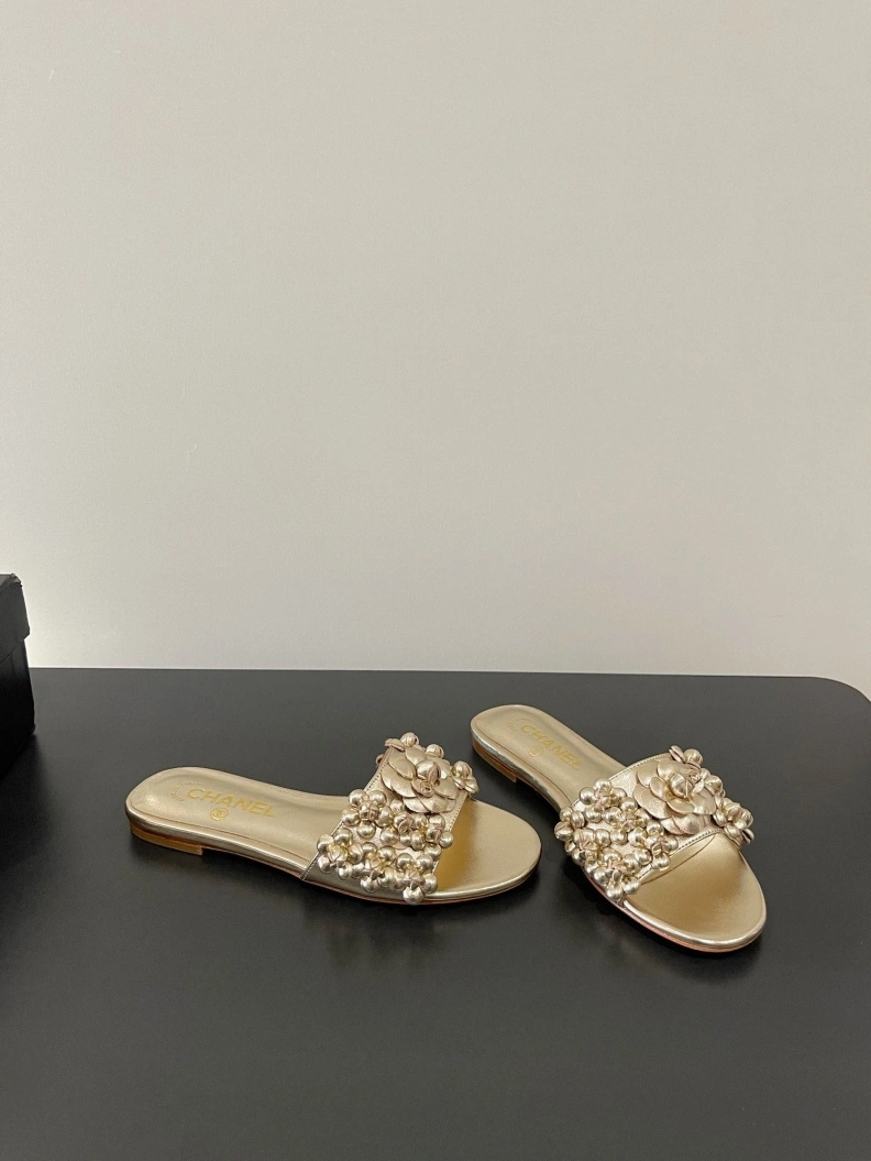 Affordable Chxnxl Slippers 116996
