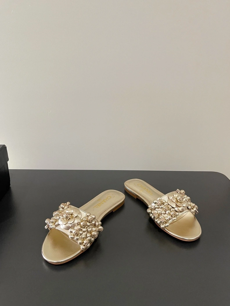 Affordable Chxnxl Slippers 116996
