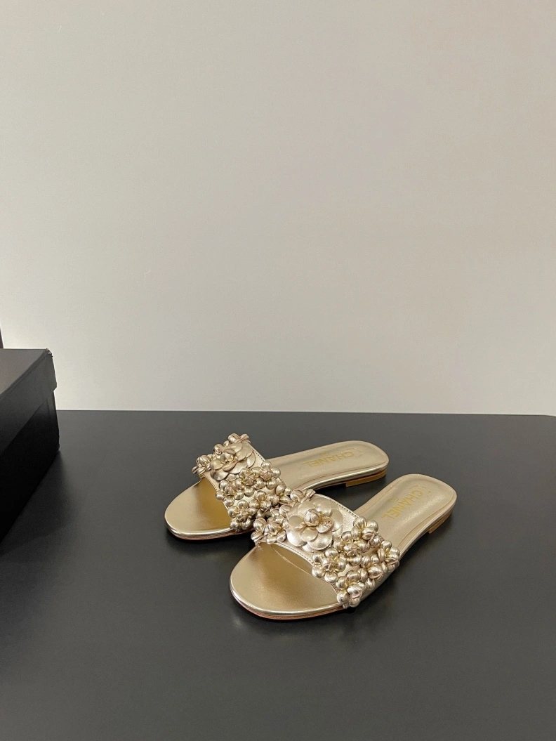 Affordable Chxnxl Slippers 116996