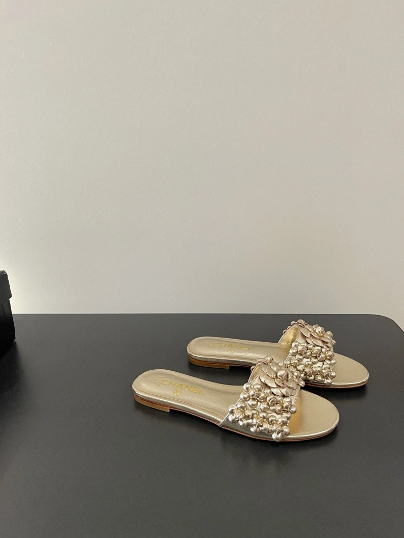 Affordable Chxnxl Slippers 116996