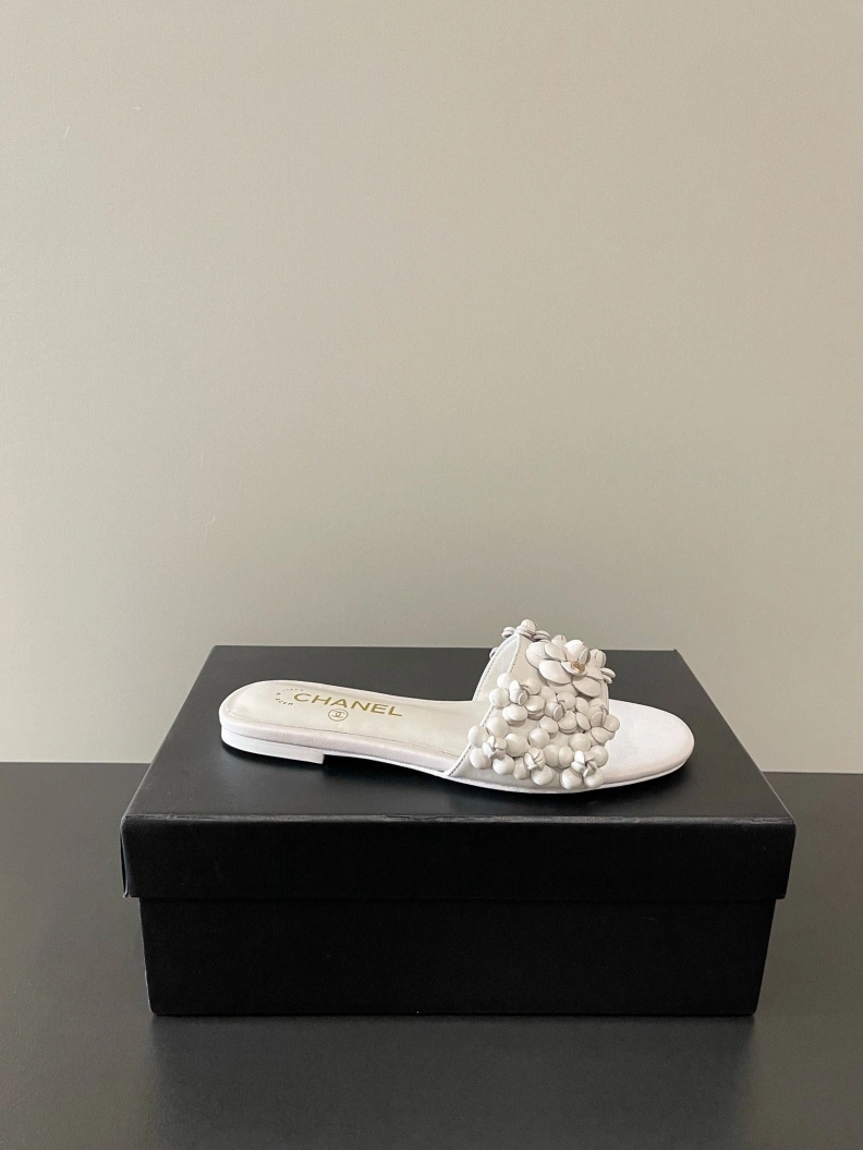 Chxnxl Slippers Compact 117003