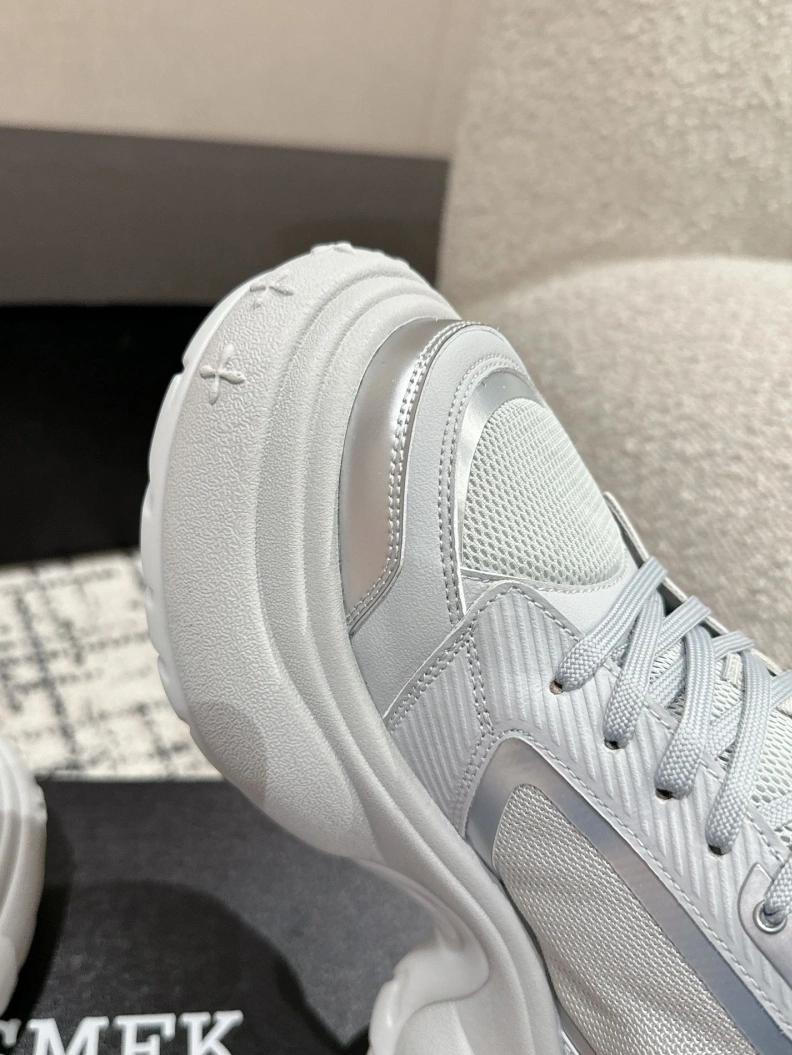 Versatile Othxr Sneakers 208014