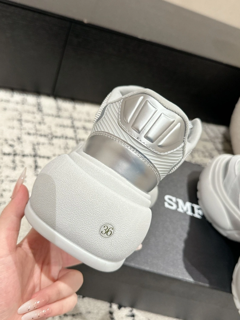 Versatile Othxr Sneakers 208014