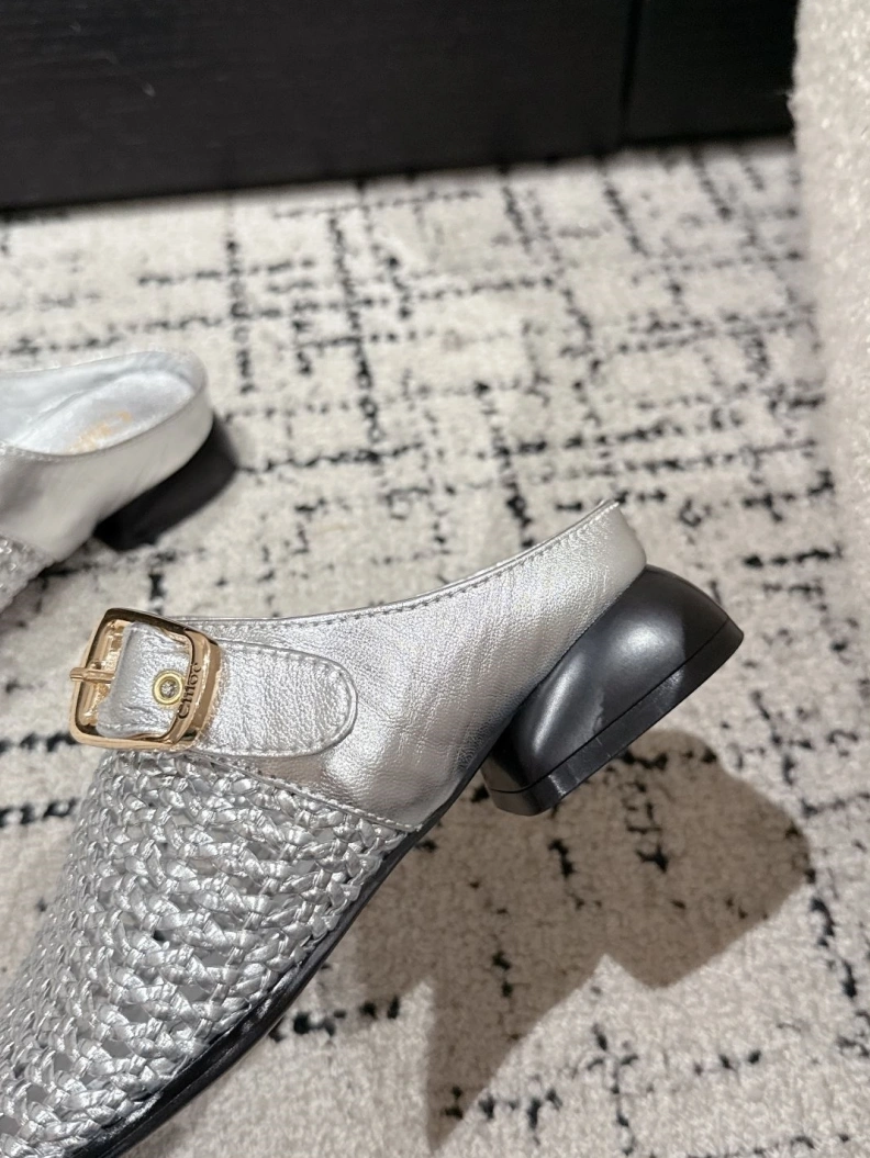 WellDesigned Chlxx Sandals 133709