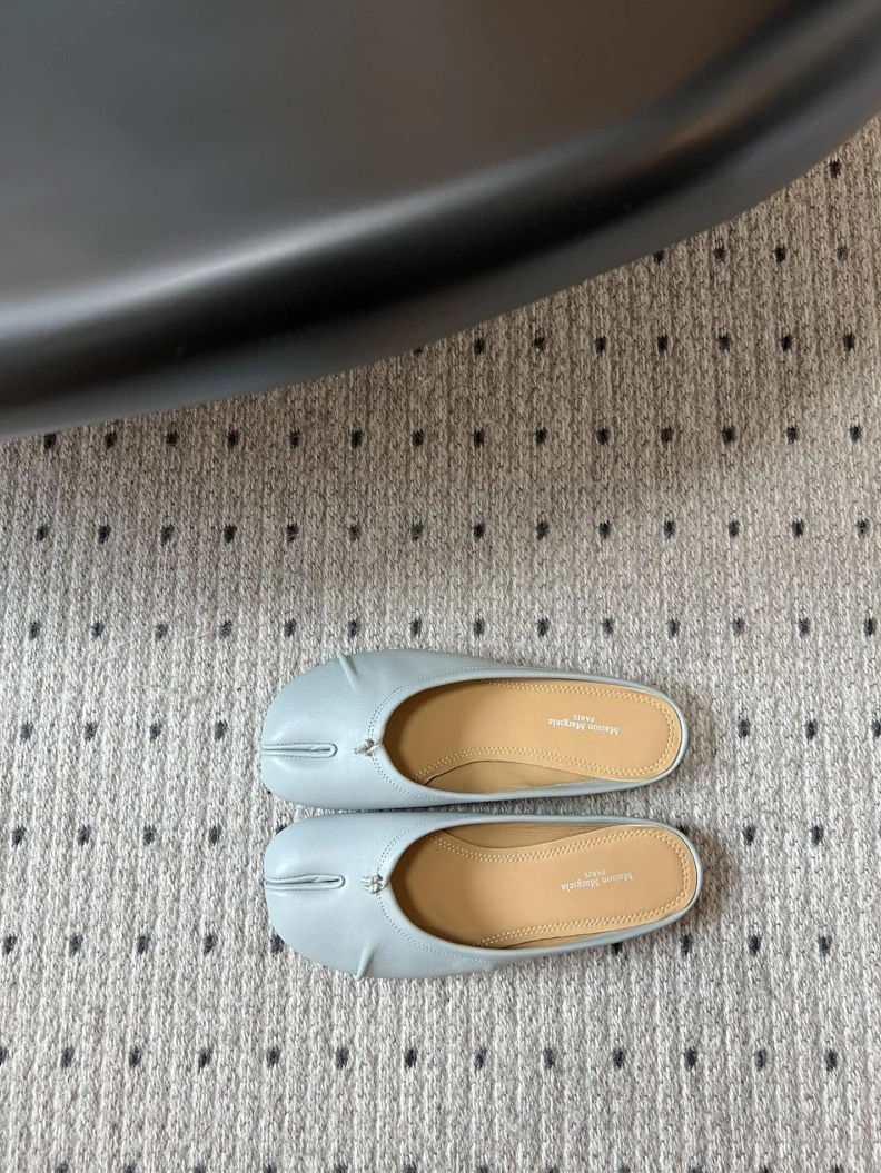 EyeCatching Othxr Slippers 208213