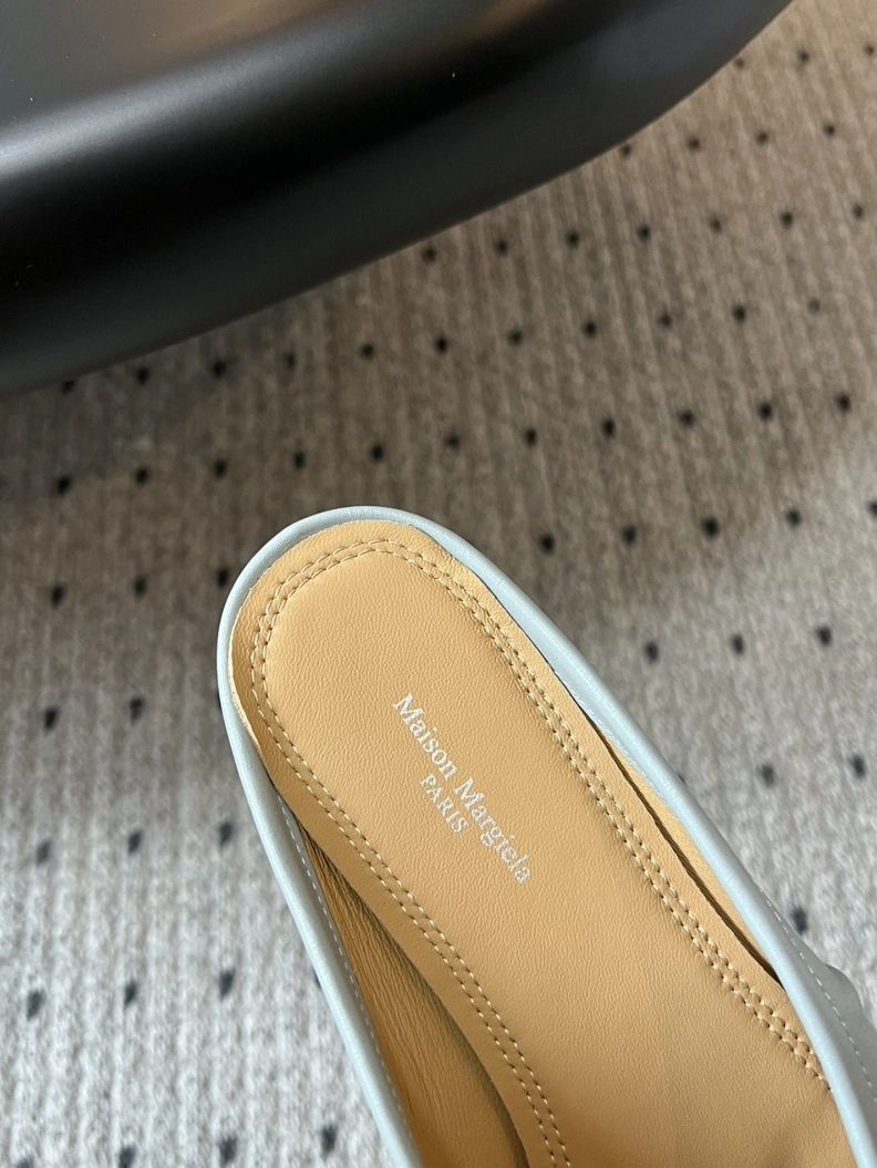 EyeCatching Othxr Slippers 208213