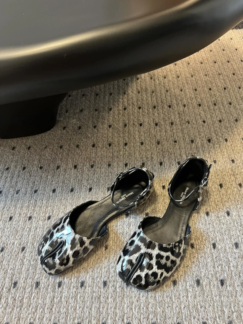 Othxr flat shoes ModernLook 208752
