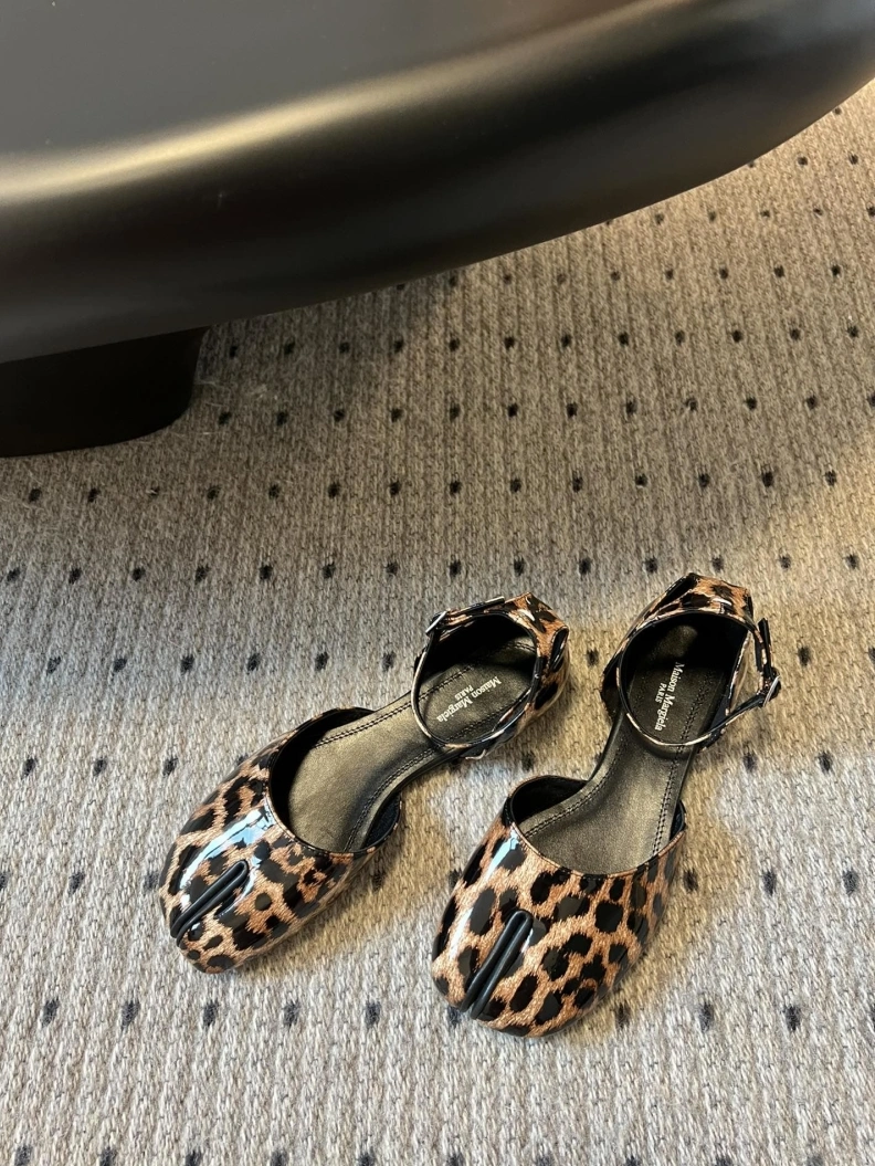 Stylish Othxr flat shoes 208756