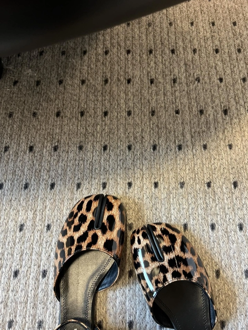 Stylish Othxr flat shoes 208756