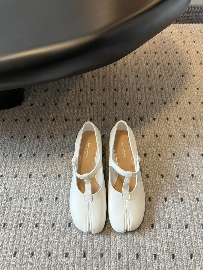 Othxr flat shoes Resilient 208754