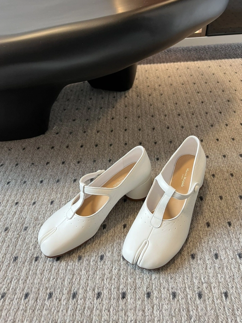 Othxr flat shoes Resilient 208754