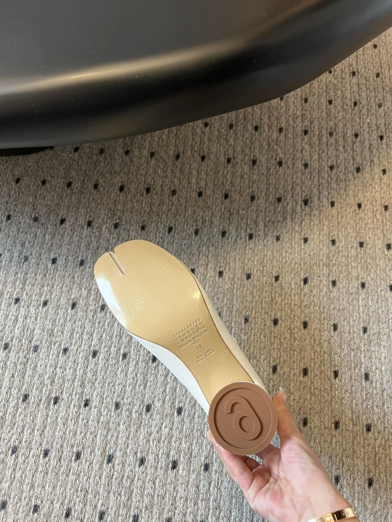Othxr flat shoes Resilient 208754