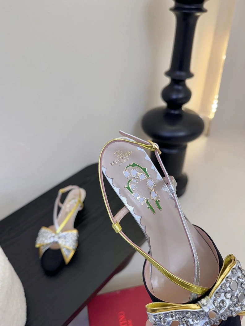 Elegant Vxlxntino Sandals 228710