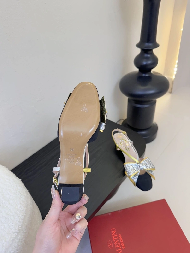 Elegant Vxlxntino Sandals 228710