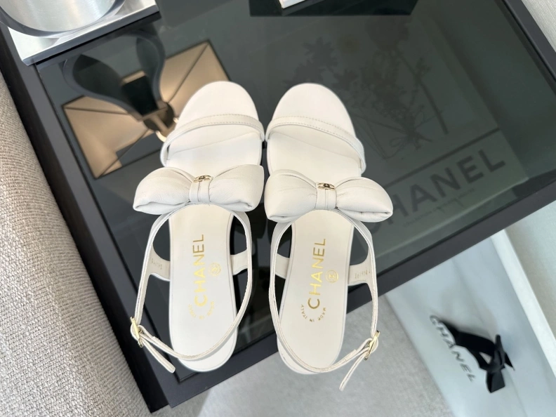 NewStyle Chxnxl Sandals 117297