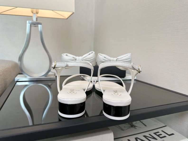 NewStyle Chxnxl Sandals 117297
