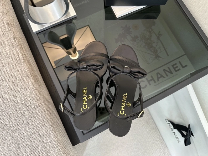 Vibrant Chxnxl Sandals 117301