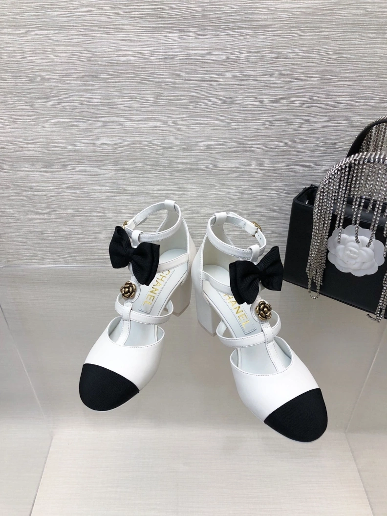 Durable Chxnxl Sandals 117293