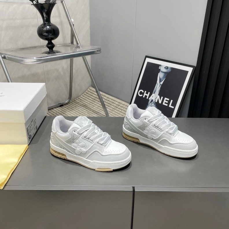 Versatile Othxr Sneakers 208008