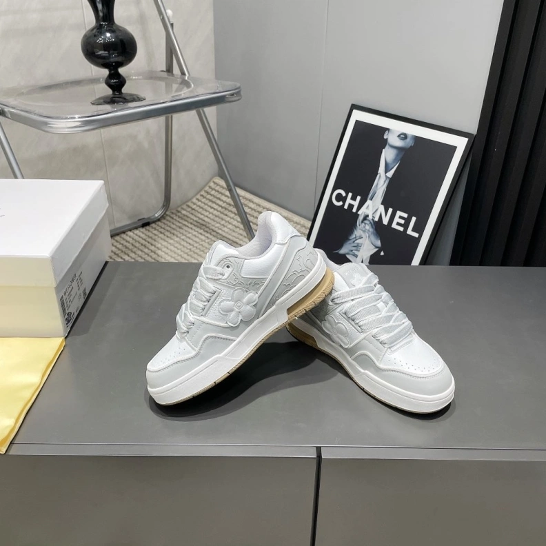Versatile Othxr Sneakers 208008