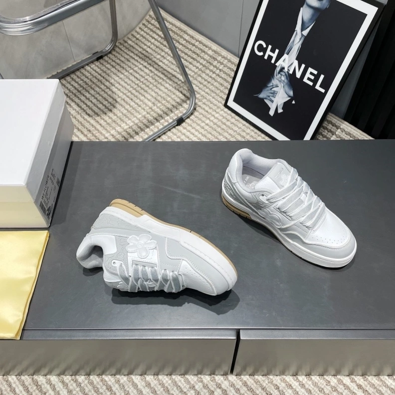 Versatile Othxr Sneakers 208008