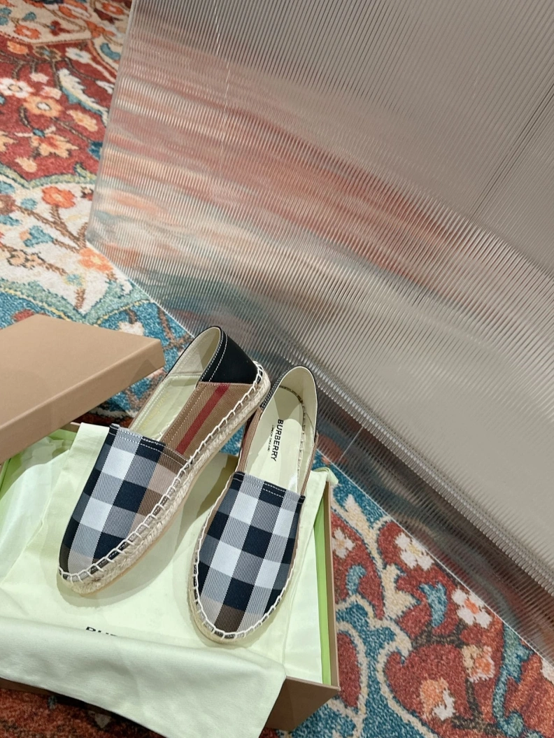 Unique Bxrbxrry Leather Shoes 114394