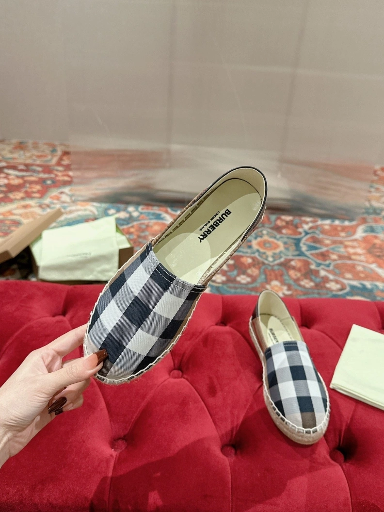 Unique Bxrbxrry Leather Shoes 114394