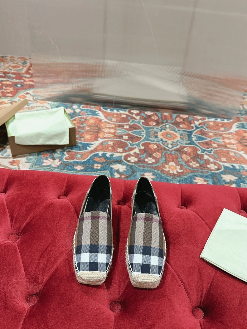 Vibrant Bxrbxrry Leather Shoes 114378