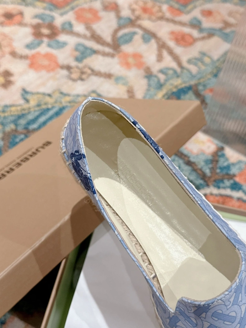 Modern Bxrbxrry Leather Shoes 114381
