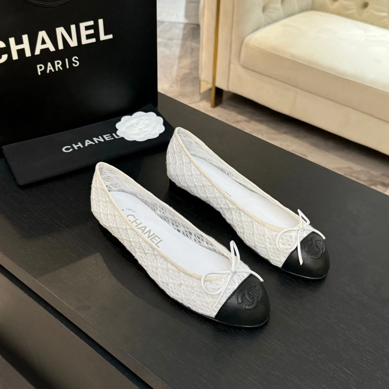 Compact Chxnxl Flat Shoes 117607